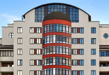 Çok öykülü modern apartman