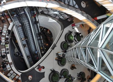 İç modern eğlence merkezi