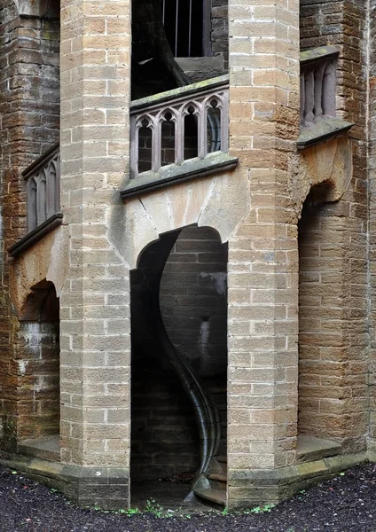 Escadaria redonda velha — Fotografia de Stock