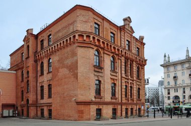 Minsk'te bina eski kırmızı tuğla