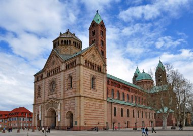 Speyer Romanesk kilise