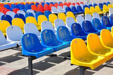 Renk plastik sandalye