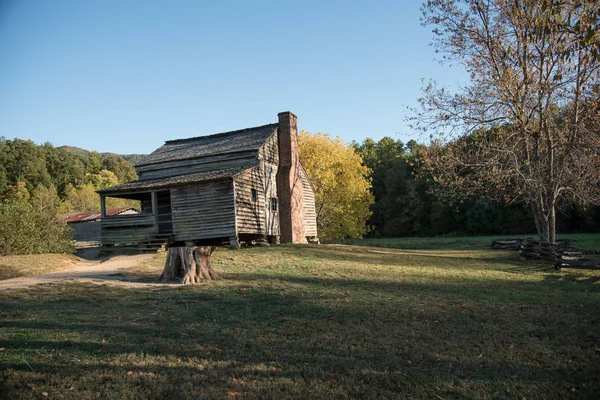 Velhos pioneiros cabine no Smoky Mountains National Park — Fotografia de Stock