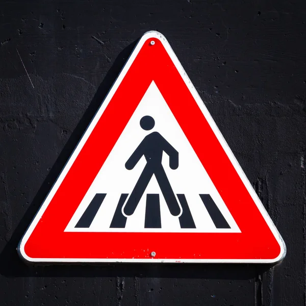 Traffic sign pedestrian crossing — Stock Photo, Image