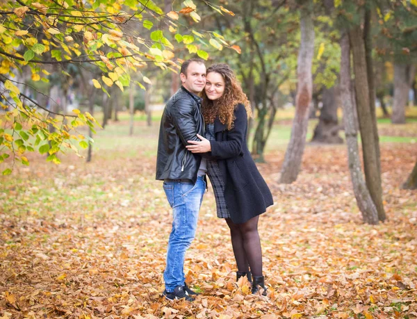 Happy Pregnant Couple Autumn Background — ストック写真