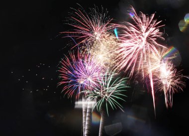 Yeni yıl havai fişeklerinin soyut arkaplanı