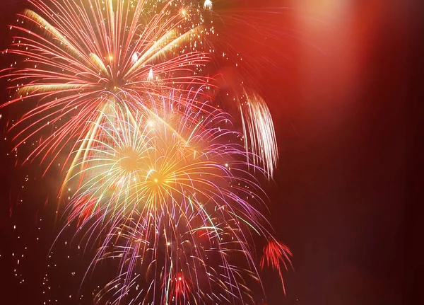 Yeni yıl havai fişeklerinin soyut arkaplanı
