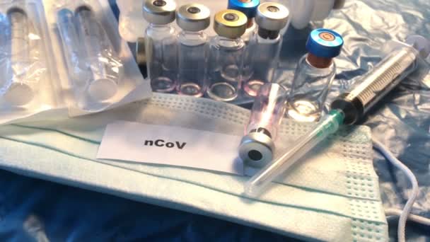 コロナウイルスワクチンボトル医療的背景 — ストック動画
