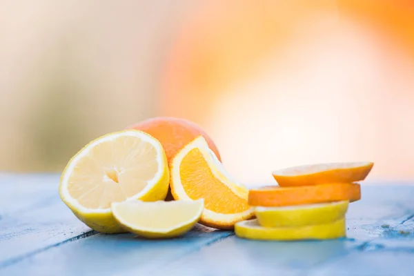 Цитрусові Фрукти Апельсин Лимони Синьому Фоні — стокове фото