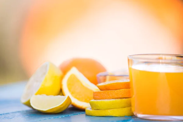 Färsk Apelsinjuice Till Frukost — Stockfoto