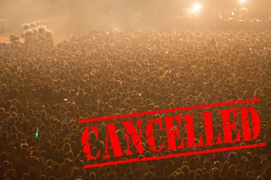Coronavirus konser kalabalığı nedeniyle iptal edildi