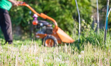  Profesyonel çim biçme makinesi.