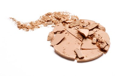 Ezilmiş göz farı örnek üzerinde beyaz artalan