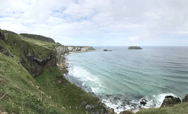 Northern Ireland path to carrick-a-rede — Stock Photo, Image