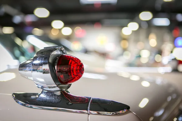 Tylne Czerwone Światło Zabytkowego Samochodu — Zdjęcie stockowe