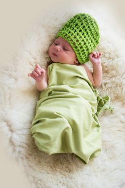 Eski bebek çocuk doğumdan sonra 14 gün