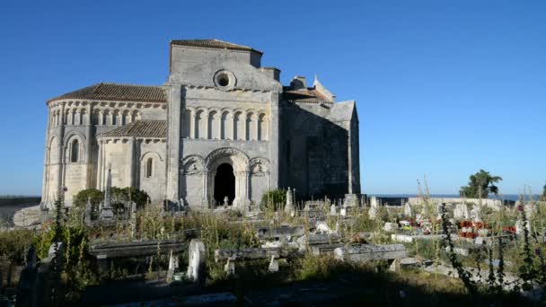 Sainte-Radegonde medieval Church — Stok video