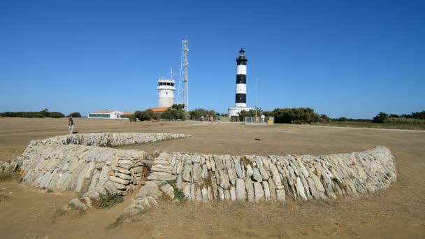 Latarnia morska z Chassiron na wyspy Oleron — Wideo stockowe