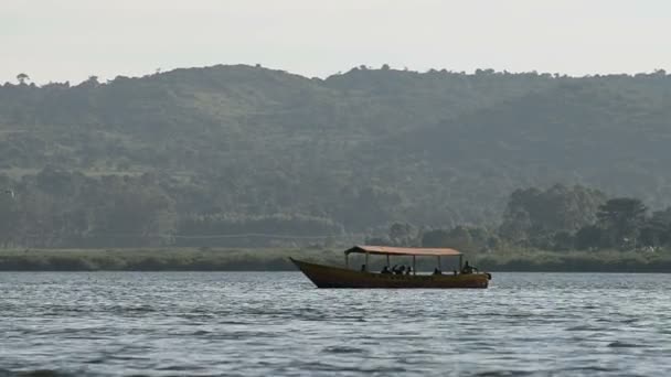 Turister i båt på Nilen – stockvideo
