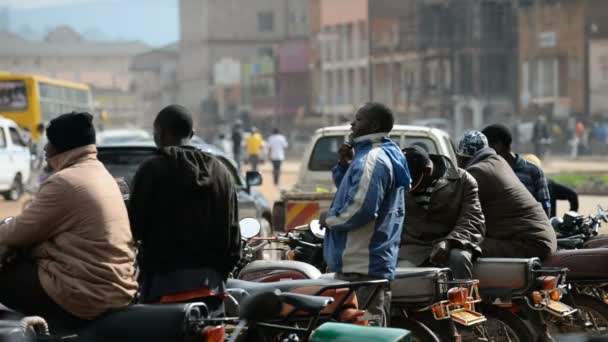 Escena callejera en Kabale, Uganda — Vídeo de stock