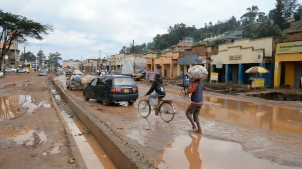 Уличная сцена в Кабале, Уганда — стоковое видео