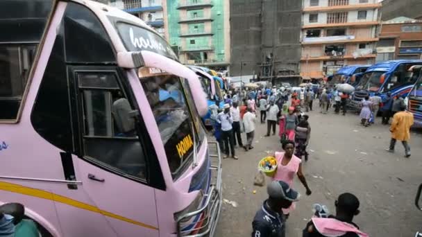 Parking dla autobusów w Kampali, Uganda — Wideo stockowe