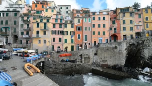 Riomaggiore na região de Cinque Terre da Ligúria — Vídeo de Stock
