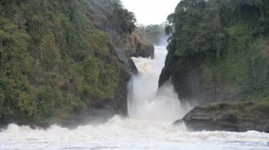 Murchison Uganda'da düşüyor 