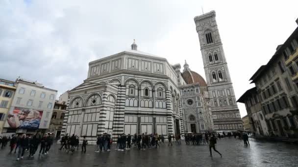 Piazza del Duomo, Floransa turistlere — Stok video