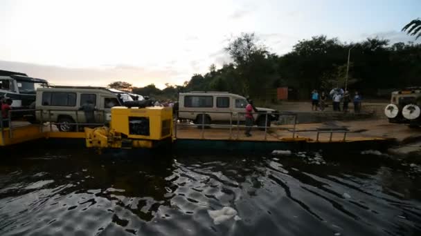 Prom na Nil w Ugandzie — Wideo stockowe