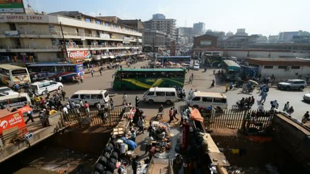 Letecký pohled na pouliční scéna v Kampala — Stock video