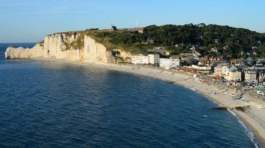 Etretat Fransa şehrin havadan görünümü