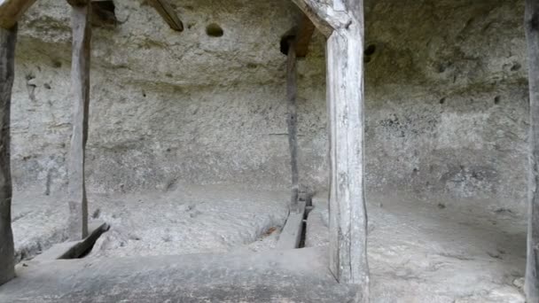 Makieta średniowiecznego troglodyta ufortyfikowane miasto La Roque Saint-Christophe — Wideo stockowe