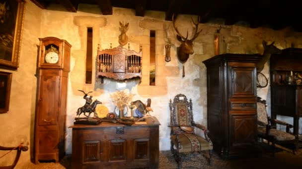 Εσωτερικό του το μεσαιωνικό Maison Φόρτε ντε Reignac — Αρχείο Βίντεο