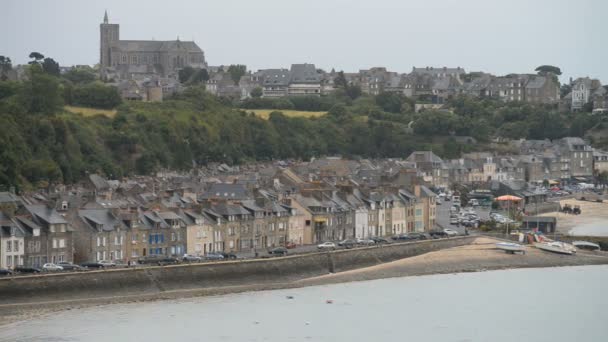 Luchtfoto van de stad Cancale — Stockvideo