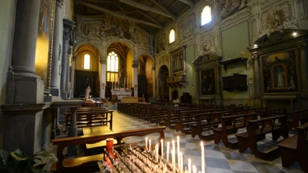 Interieur van de kathedraal van Santa Maria Assunta en Jenesien — Stockvideo