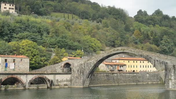 Ponte del Diavolo or Ponte della Maddalena in Italy — Stock video