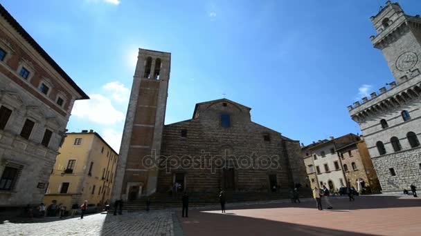 Torget Piazza Grande med Palazzo Contuzzi i staden Montepulciano — Stockvideo