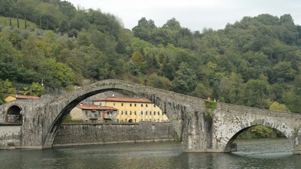 Ponte del Diavolo or Ponte della Maddalena in Italy — Stock videók