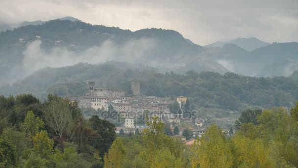 På mountain village av Coreglia Antelminelli — Stockvideo
