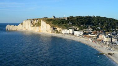 Etretat Fransa şehrin havadan görünümü