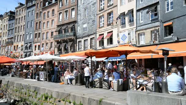 Oude haven van de Honfleur in Frankrijk — Stockvideo