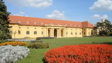 Çek Cumhuriyeti Lednice kale önünde Bahçe