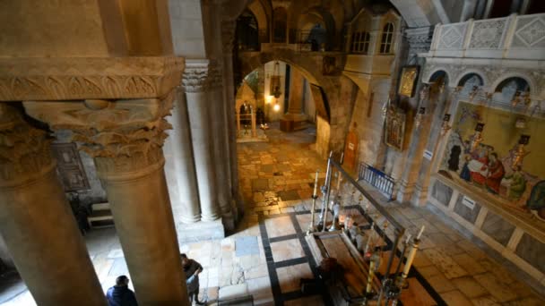 Interieur van de kerk van het Heilig Graf in de Jeruzalem — Stockvideo