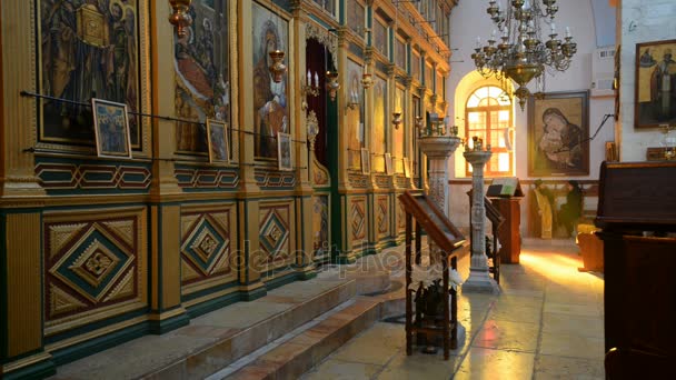 Wnętrze kościoła St. Nicholas - Beit Jala — Wideo stockowe