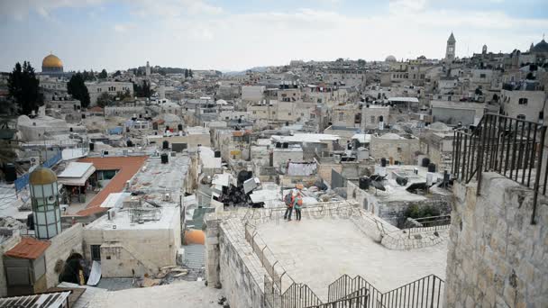 La vista del barrio musulmán desde la Puerta de Damasco en Jerusalén — Vídeos de Stock