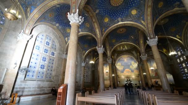 Vista interior da Basílica da Agonia ou da Igreja de todas as Nações — Vídeo de Stock