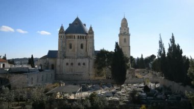 Kudüs'ün eski şehir duvarlarının dışında Dormition Abbey