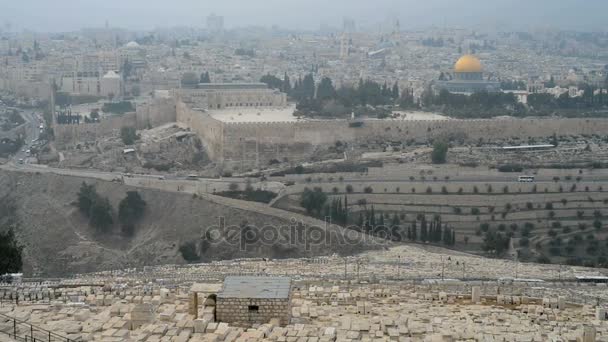 Cúpula da Rocha vista do Monte das Oliveiras em Jerusalém — Vídeo de Stock