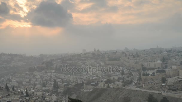 Cúpula de la Roca vista desde el Monte de los Olivos en Jerusalén — Vídeo de stock